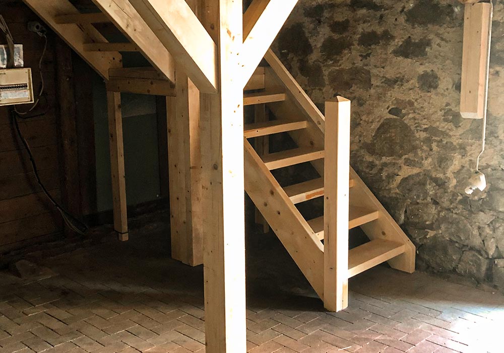 Holztreppe, Treppe aus Holz